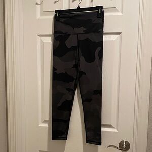 Aerie Black and Gray Camouflage Leggings